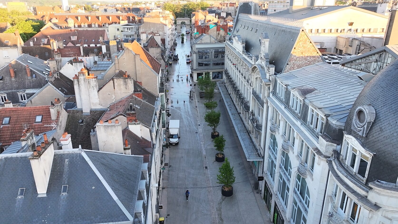 Dijon : plus d'ombre et de fraîcheur rue de la Liberté