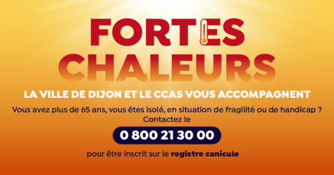 Personne âgée recevant un appel d’accompagnement du CCAS pendant un épisode de canicule à Dijon