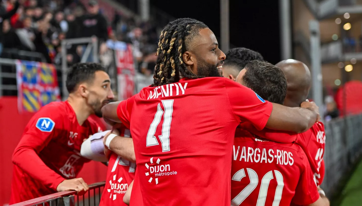 Dijon célèbre le titre de champion et le retour du DFCO en Ligue 2